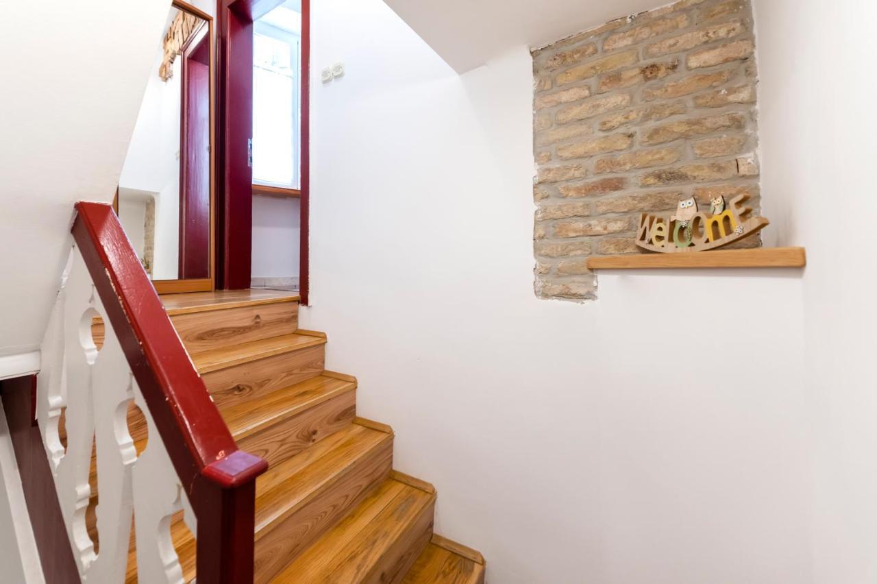 Ap Downtown Apartment ロヴィニ エクステリア 写真