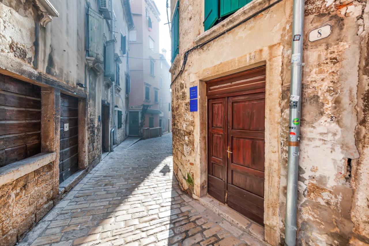 Ap Downtown Apartment ロヴィニ エクステリア 写真