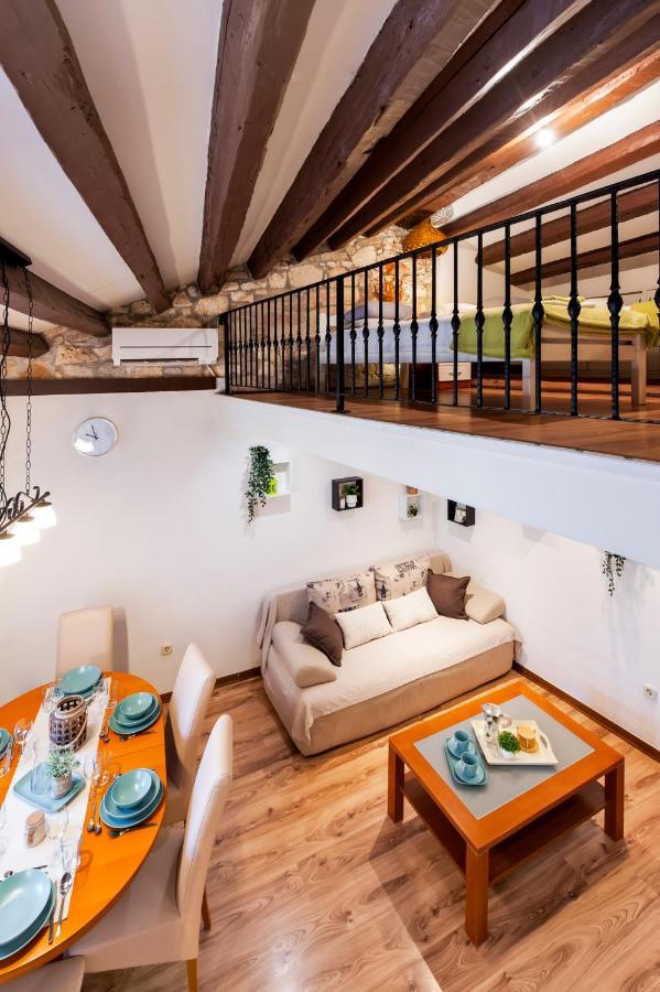 Ap Downtown Apartment ロヴィニ エクステリア 写真