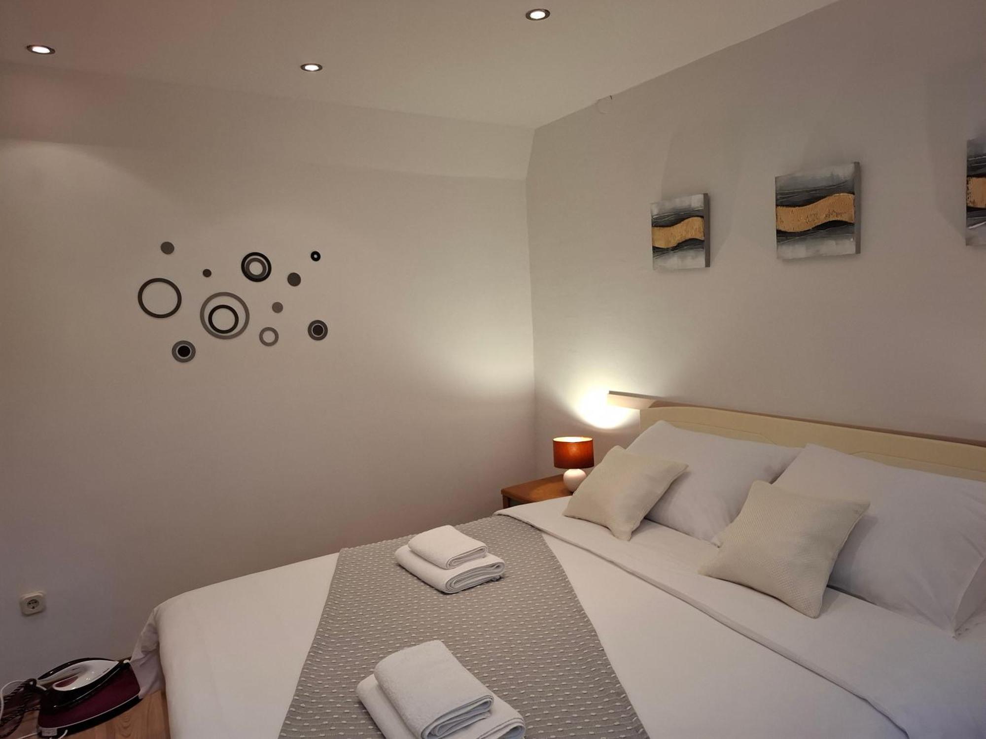 Ap Downtown Apartment ロヴィニ エクステリア 写真
